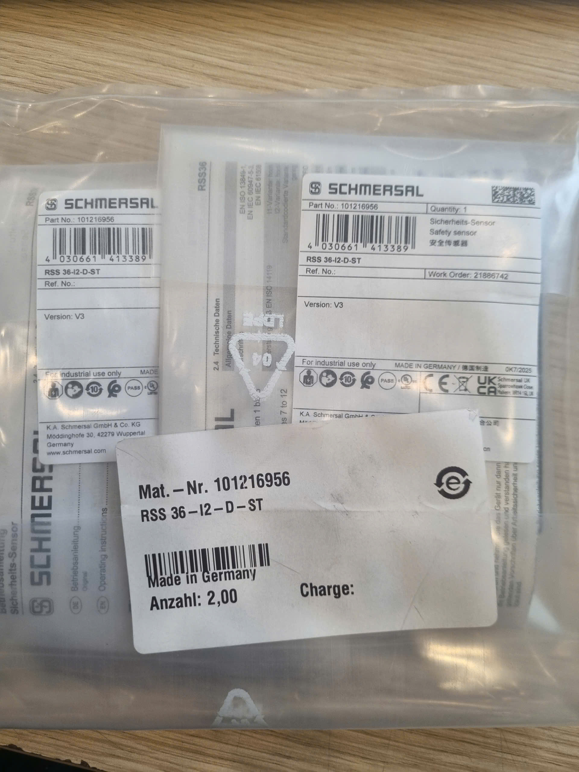 Sẵn hàng RSS 36-I2-D-ST và RST16-1
